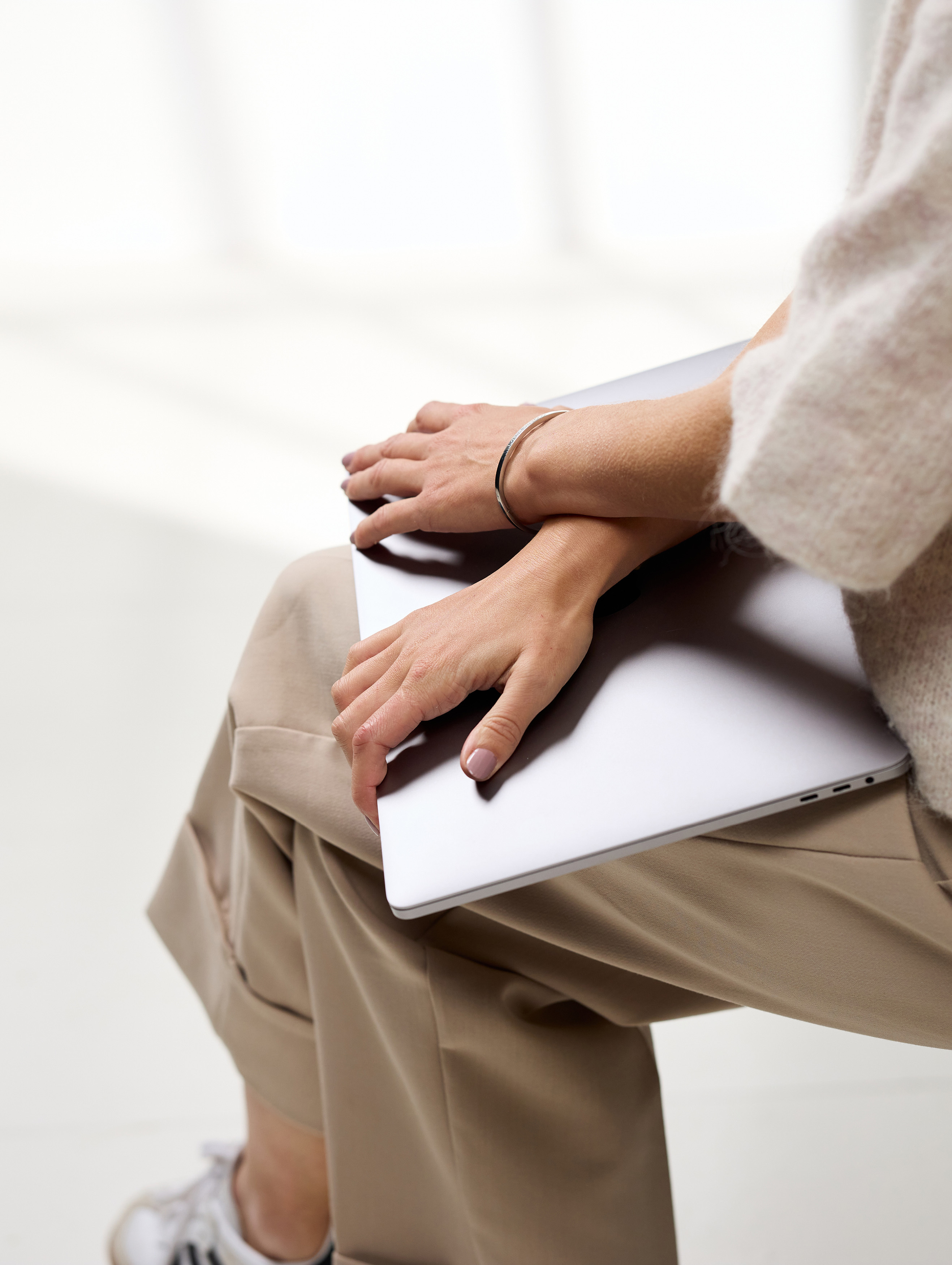 Bitfee karriere bild mcbook